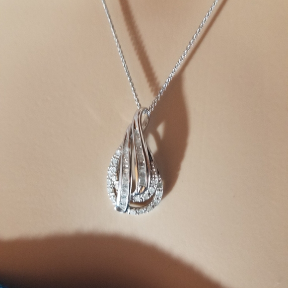 Signed Sterling SILVER KA 1772 Diamond Pendant - Picture 13 of 16